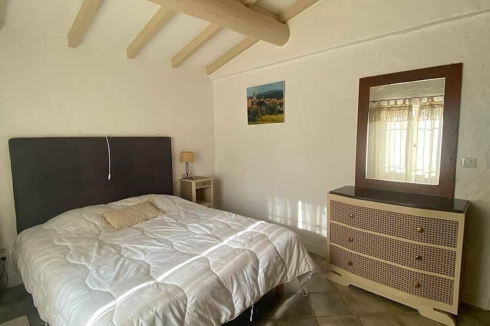 Gîte de vacances dans bastide en pierre. Au pied des Alpilles.<br> in Eygalières, Région d'Arles