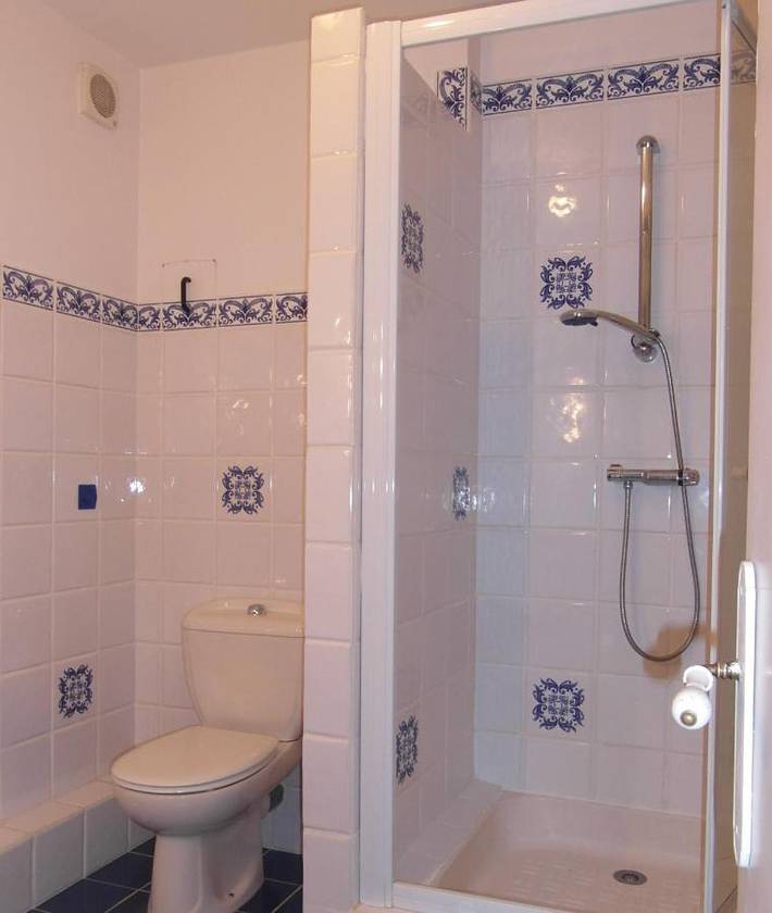 Location de vacances pour 2 personnes, avec vue ainsi que jardin et terrasse à Bréhémont - 2