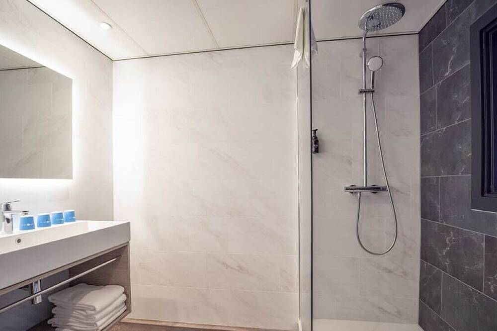 Relax & Explore: Near Drents Museum with Indoor Pool and National Park Access in Drenthe