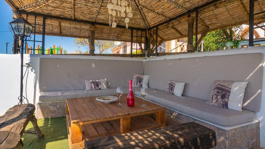 Casa rural para 6 personas, con balcón/terraza y piscina, Se admiten mascotas en Villanueva de la Concepción - 2