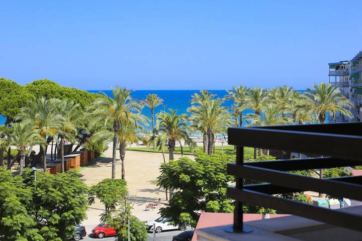 Location de vacances pour 6 personnes, avec Terrasse à Platja de la Pineda