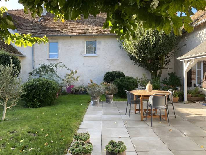 Chambre d’hôtes indépendante La Coudraie avec terrasse partagée et jardin partagé in Cheverny, Sologne