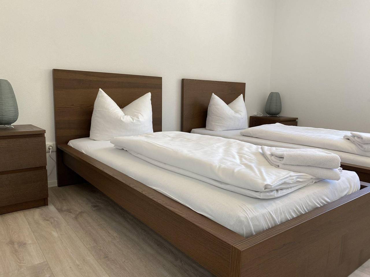 Ganze Ferienwohnung, Sad151 Moderne Monteurwohnung mit Balkon in Schwandorf, Ostbayern