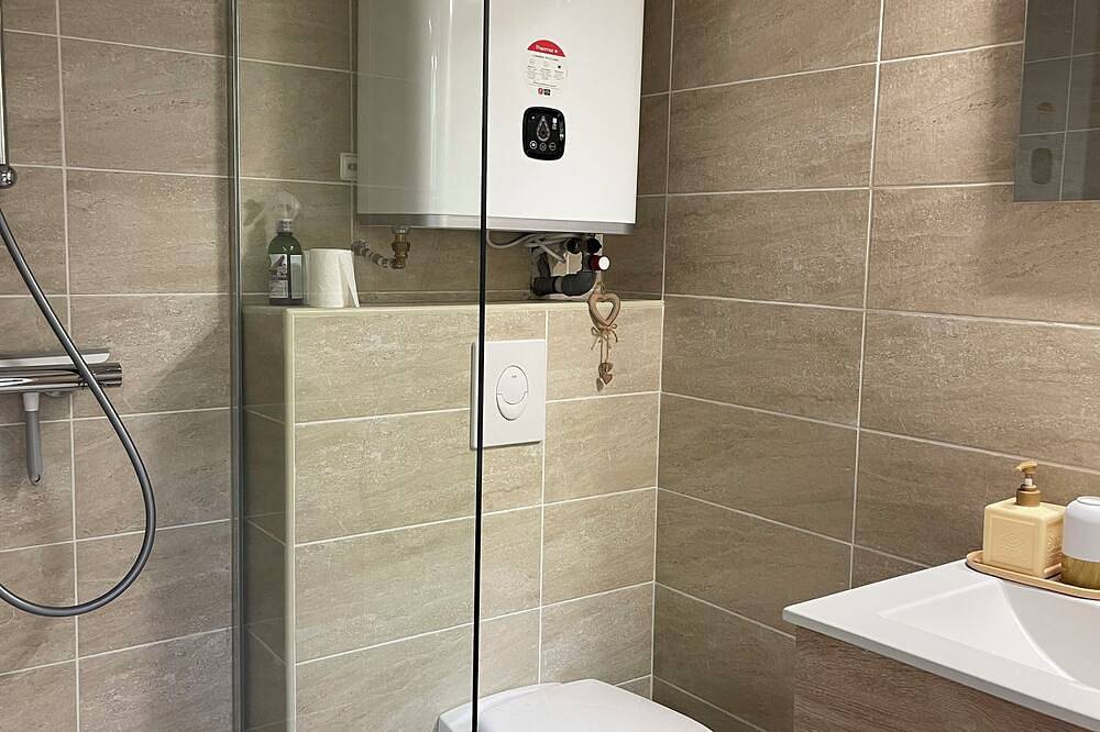Entire apartment, Studio in the pines and swimming pool in Alès, Alès region