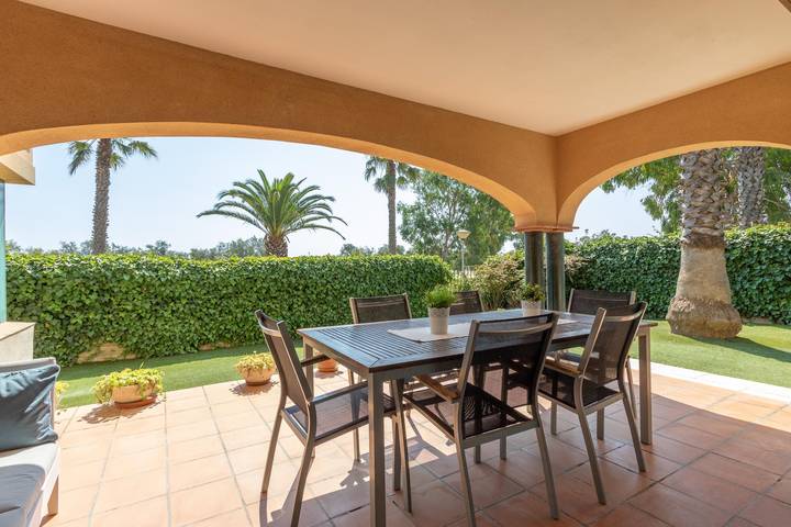 House Amfora 70, in 1st line, A/C, Wi-Fi, private pool, barbecue, garden. in Sant Pere Pescador, Upper Empordà