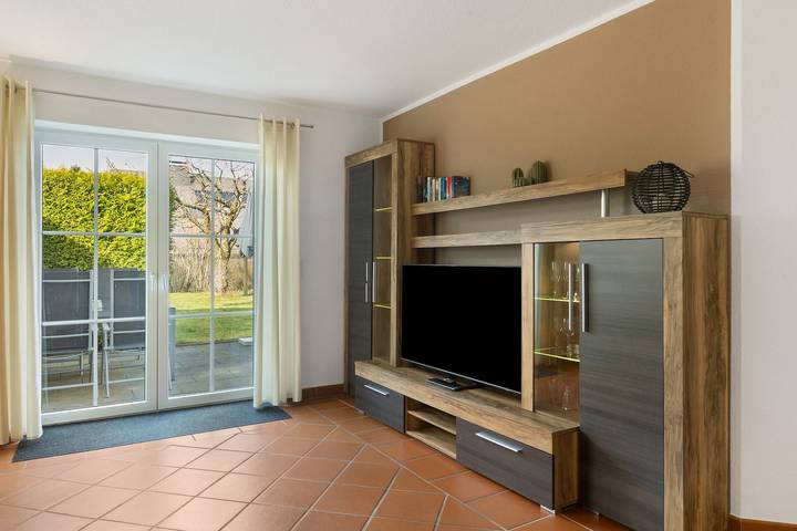 Appartement entier, Appartement 'Ferienwohnung Dora, 72 m²' avec terrasse privée, jardin partagé et Wi-Fi in Medebach, Arrondissement du Haut-Sauerland