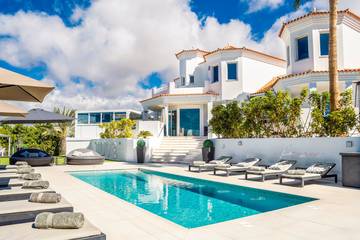 Villa für 14 Personen, mit Terrasse und Garten sowie Whirlpool in Adeje