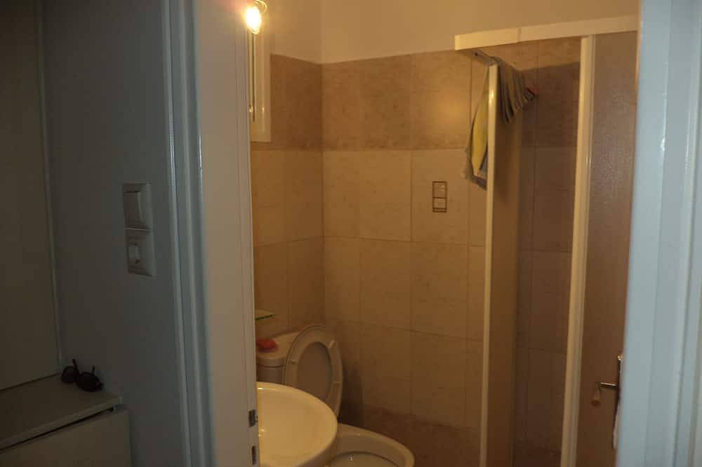 Entire apartment, Paradiso Ισογειο διαμερισμα στη Σαρωνιδα in Saronida, East coast of the Attika region