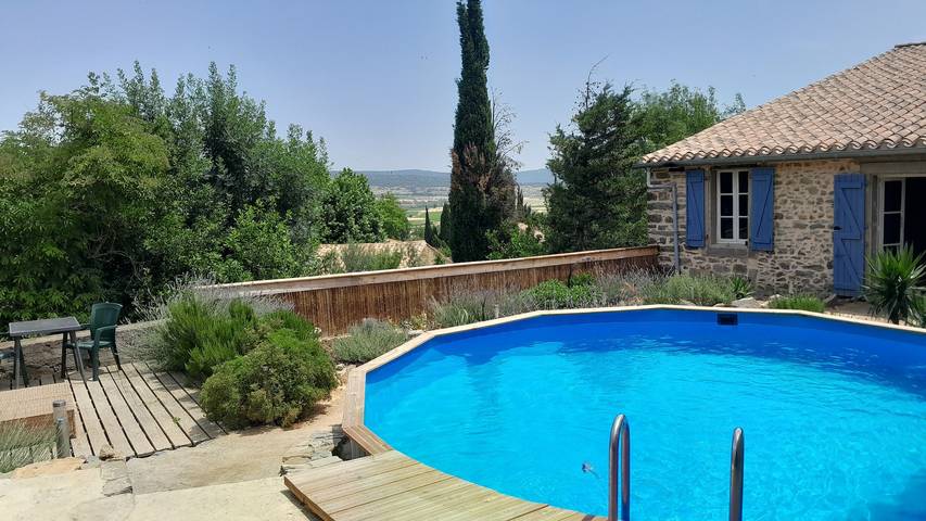 Gîte pour 4 personnes, avec piscine, animaux acceptés à Arquettes-en-Val