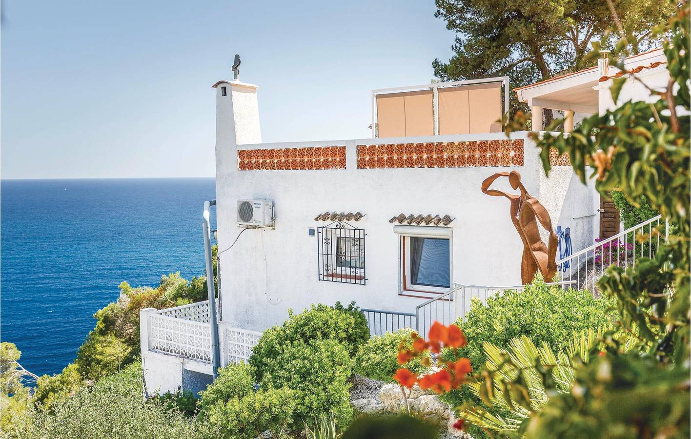 Terrace Apartment with WiFi, AC & Pool in Granadella, Jávea