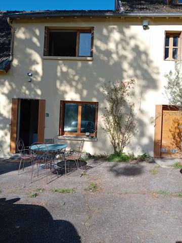 Gîte pour 4 personnes, avec jardin à Aubusson