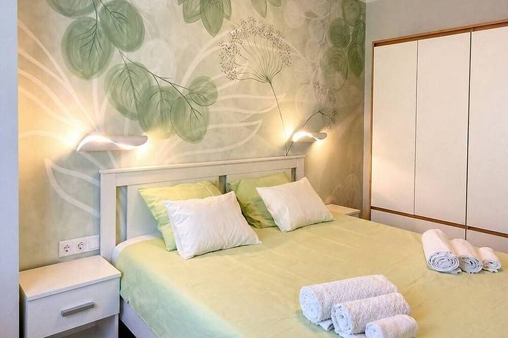 Ganze Wohnung, Bnb37 Newapt | Free Gated Cctv Parking | Terrace | Self Check-In | Near Budapest in Großturwall, Érdi járás