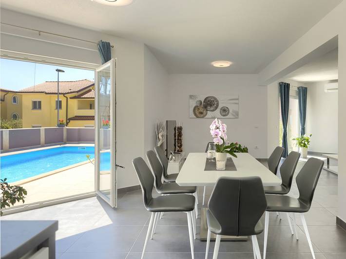 Ferienhaus für 8 Personen, mit Terrasse und Pool in Umag und Umgebung - 2