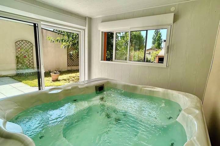 Maison de vacances pour 10 personnes, avec sauna ainsi que jacuzzi et jardin