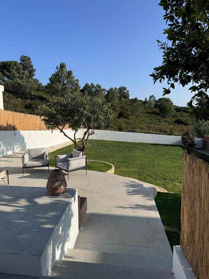 Location de vacances pour 10 personnes, avec jardin ainsi que vue et terrasse à Estoril - 2