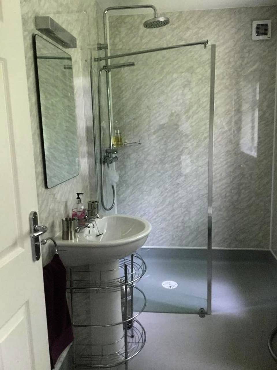 Twin Room with Garden View in Amroth, Pembrokeshire