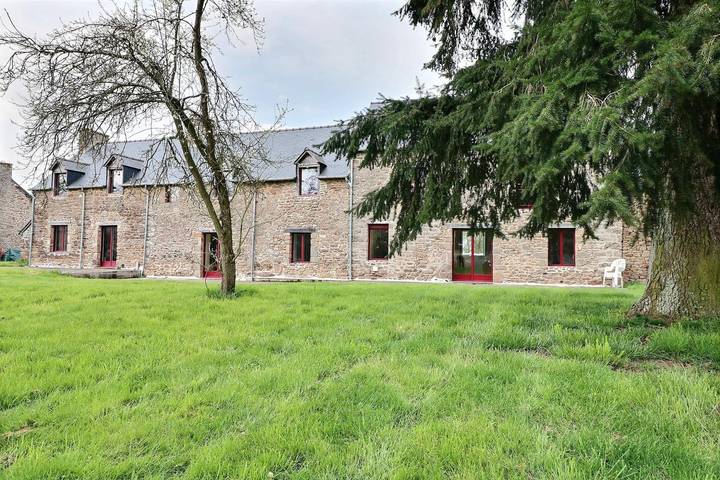 Gîte pour 8 personnes, avec jardin à Miniac-Morvan - 3