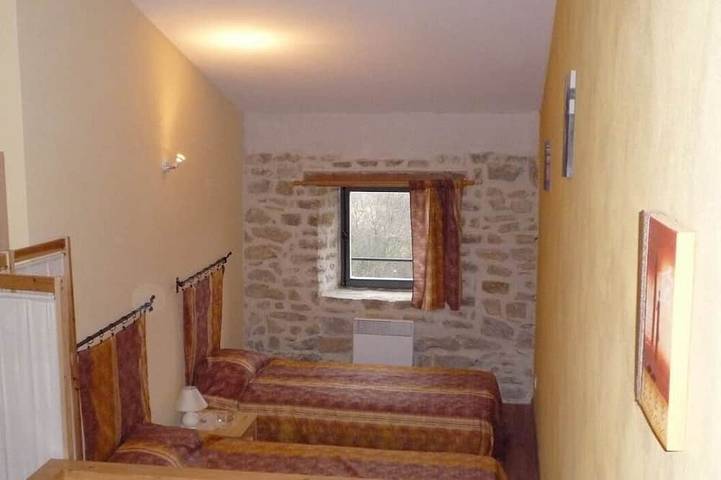 Gîte pour 7 personnes, avec Piscine à Saint-Privat-des-Vieux - 3