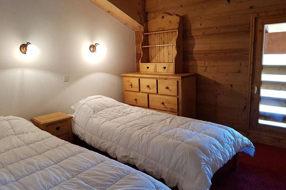 Entire apartment, 50m from ski slopes, 2nd floor, view mountain, fitness, swimming pool, sauna, balcony in Les Arcs, Bourg-Saint-Maurice