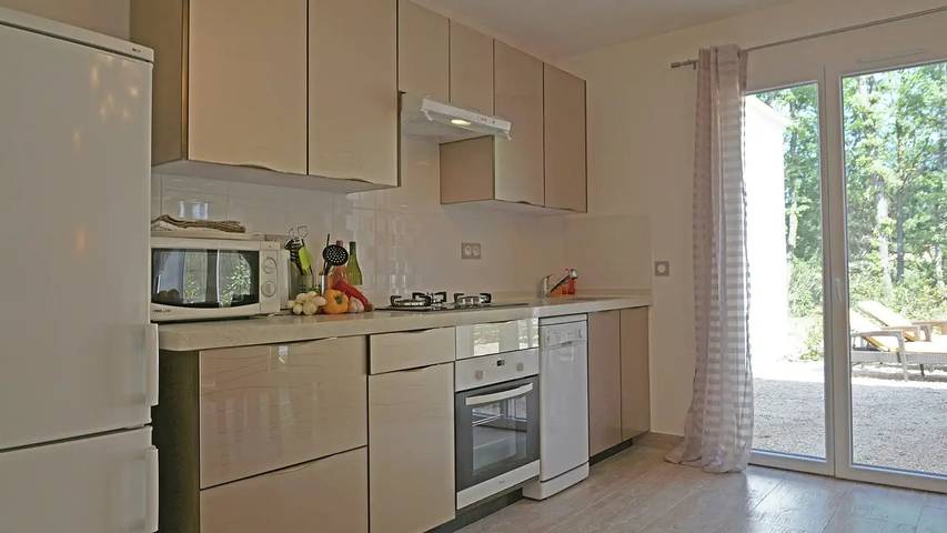 Location de vacances pour 4 personnes, avec jardin et piscine à Montauroux - 4