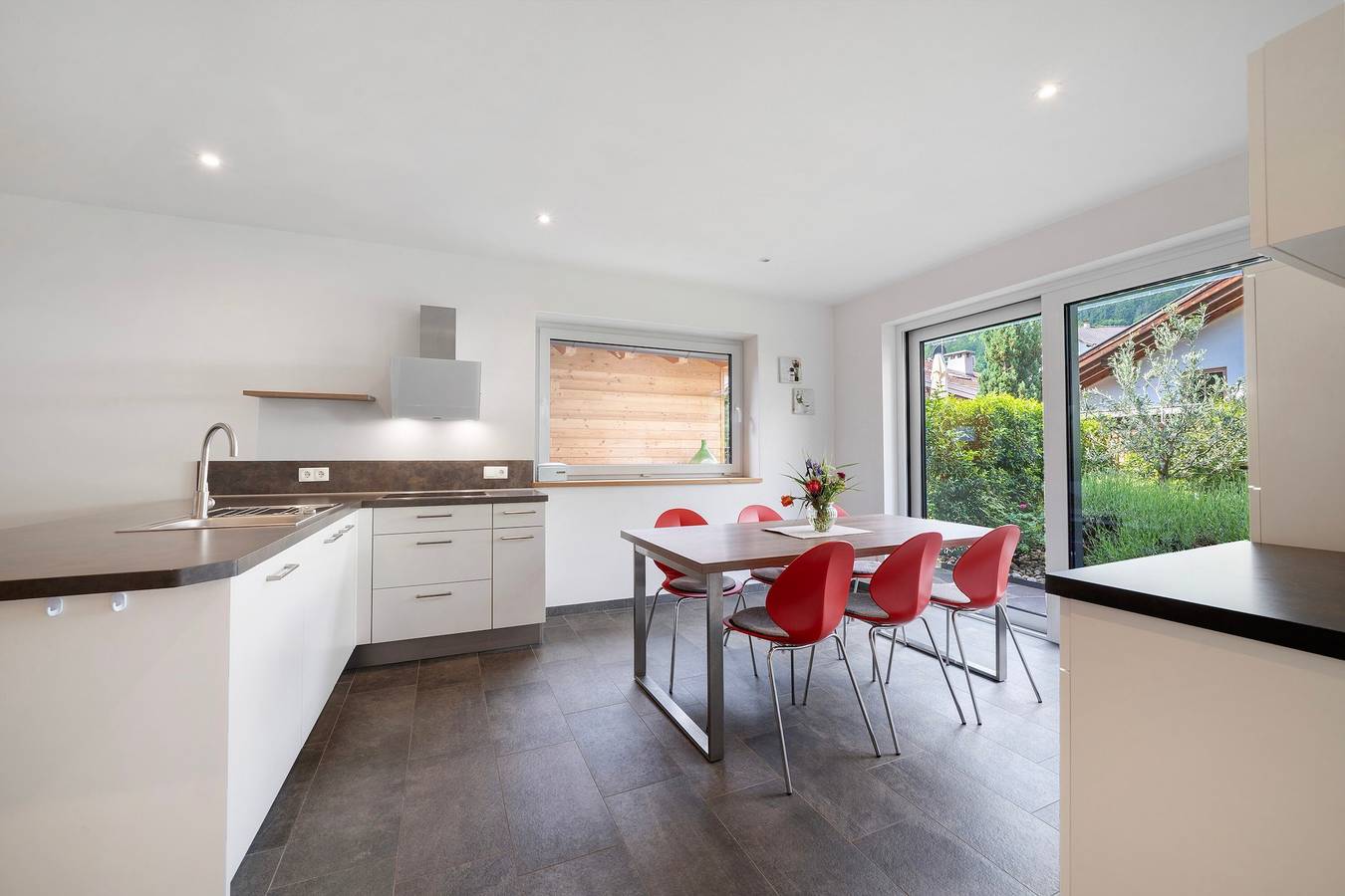 Ganze Wohnung, Ferienwohnung 'Stettnerhof Mayenburg' mit Bergblick, Terrasse und Wlan in Völlan, Lana