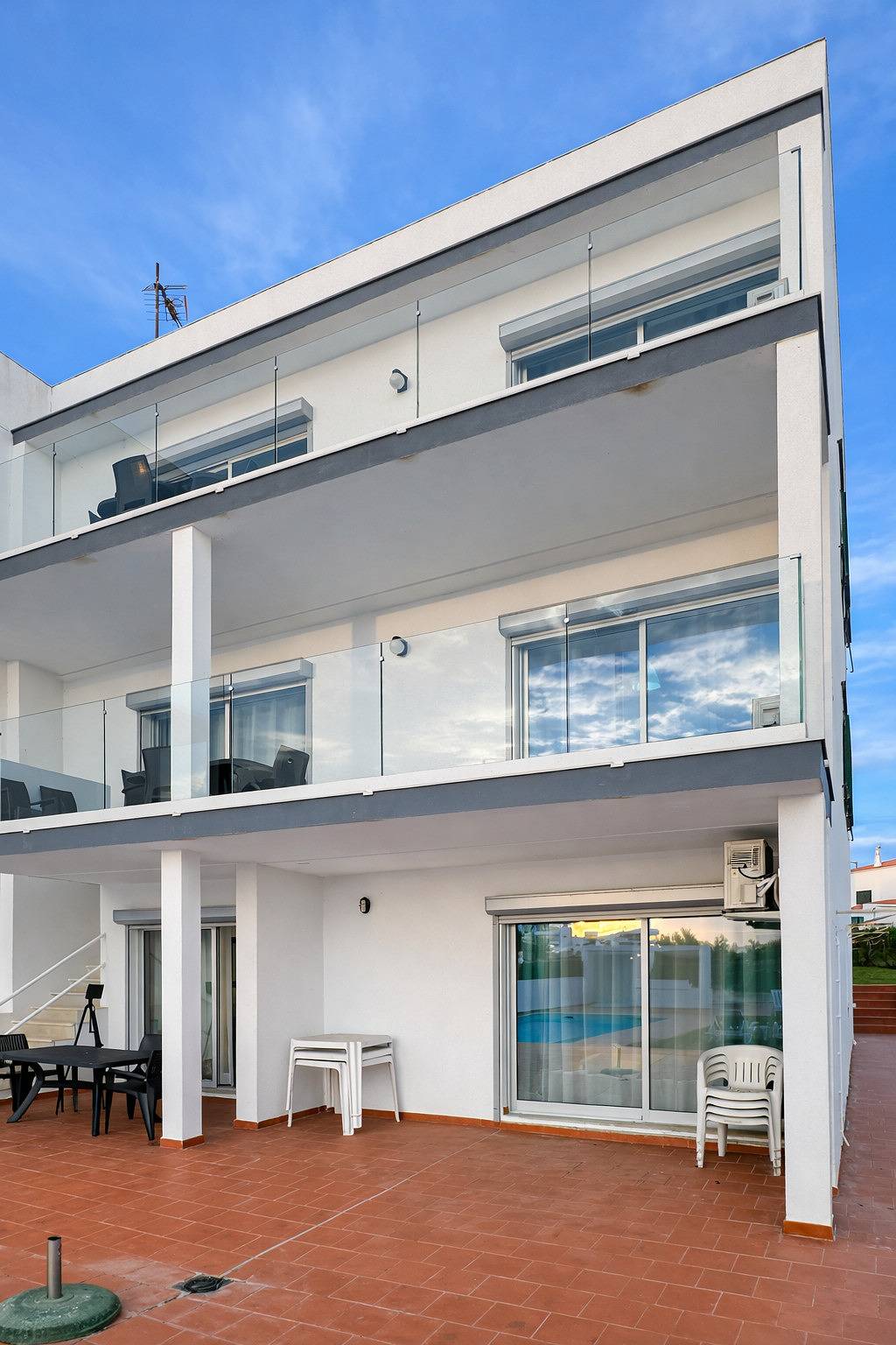 Ganze Wohnung, T2 r/c Galé, Piscina, Bbq, A/C, para a praia vai a in Guia, Faro Distrikt