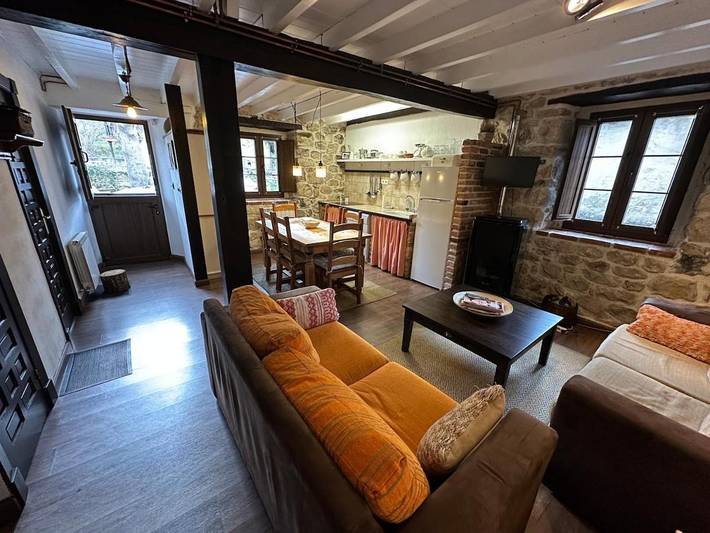 Gîte pour 5 personnes, avec Terrasse et Vue dans Poo de Cabrales - 4