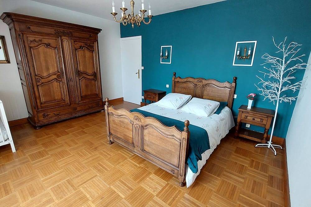 Character property 3km from the beach, covered swimming pool in Cléder, Ceinture Dorée