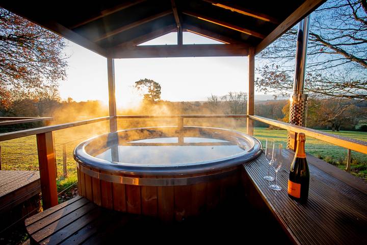 Holiday home for 4 people, with Hot tub and Garden in Kent