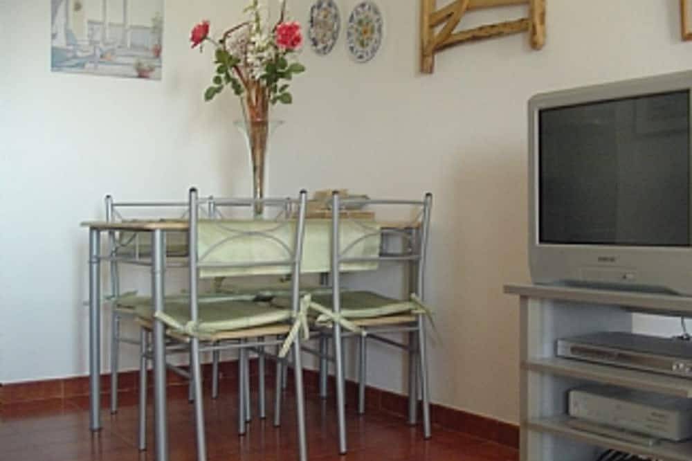 Entire apartment, Apartment with Pool and Gardens in Arenal d'en Castell, Es Mercadal