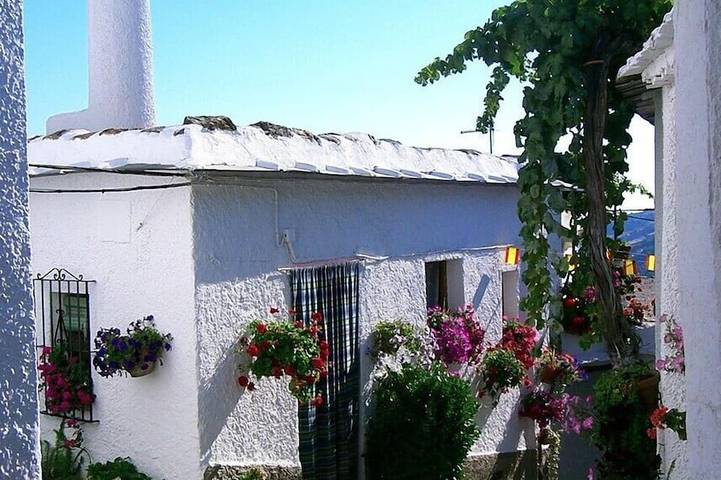 Appartement entier, Confortable appartement et terrasse avec vue superbe in Bubión, Alpujarras