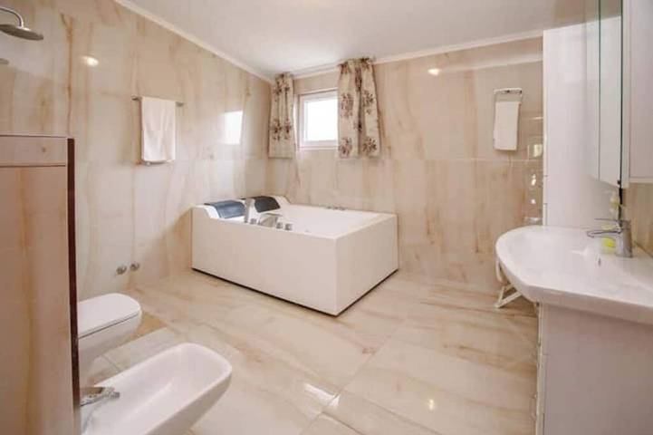 Ferienwohnung für 8 Personen in Montenegro