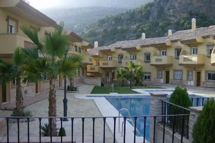 Maison de vacances pour 4 personnes, avec piscine ainsi que jardin et terrasse - 1
