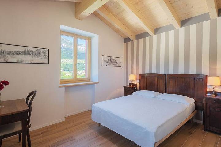 Villa en los viñedos con vistas a las montañas. in Rovereto, Trentino