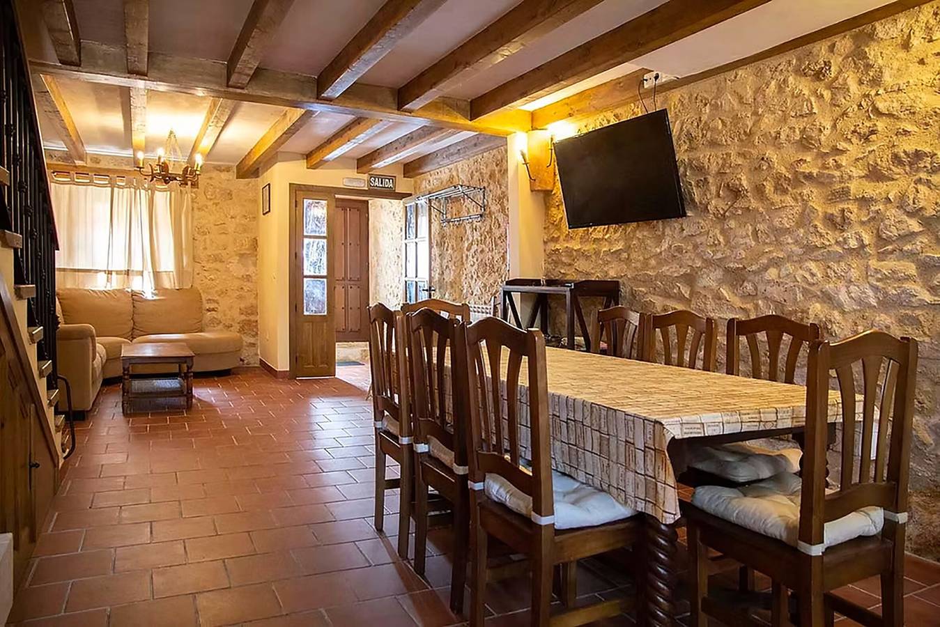 Casa Rural 'La Marcela' con Vista a la Montaña, Terraza Privada y Wi-Fi in Peñalba de San Esteban, San Esteban de Gormaz