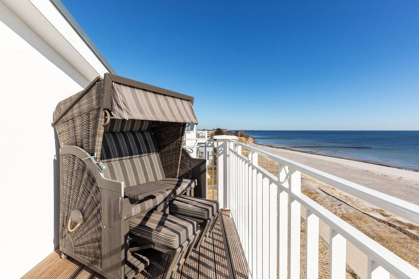 Ganze Wohnung, Luxuriöses Penthouse am Strand mit sonnigem Balkon und einmaligem Meerblick! in Großenbrode, Ostholstein