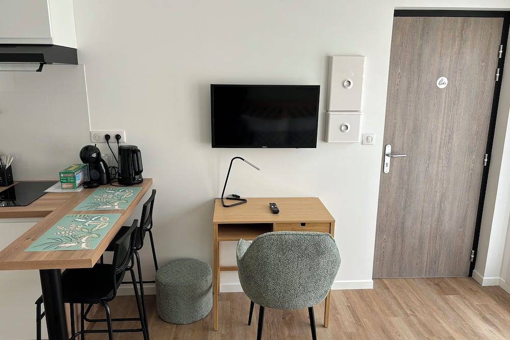 Appartement entier, Studio tout neuf 5 min aéroport Paris Roissy - Cdg in Le Mesnil-Amelot, Seine-et-Marne