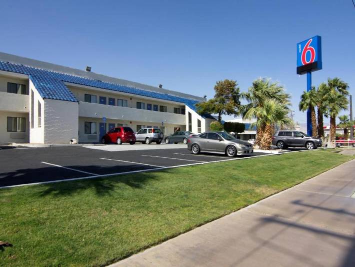 Apartamento entero, Habitación acogedora con cama tamaño queen | Piscina | Wifi gratuito in Palm Springs, Coachella Valley