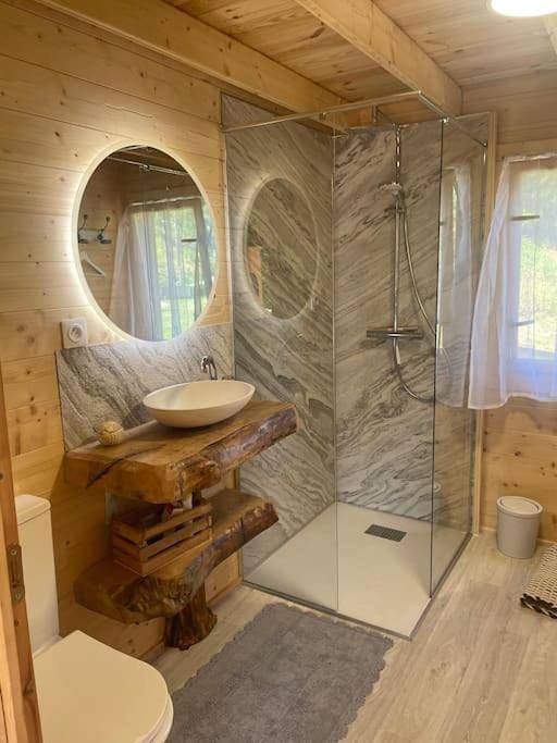 Gîte pour 4 personnes, avec vue sur le lac et jardin ainsi que terrasse et vue à Grandrupt - 4