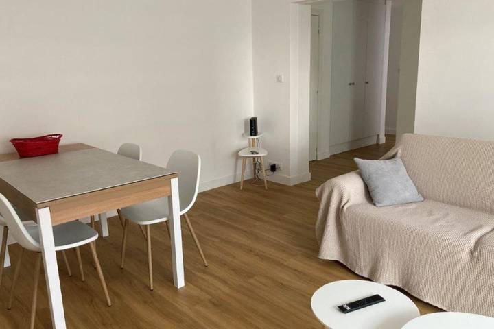 Gîte pour 4 personnes, avec balcon, adapté aux familles dans Cannes La Bocca - 3