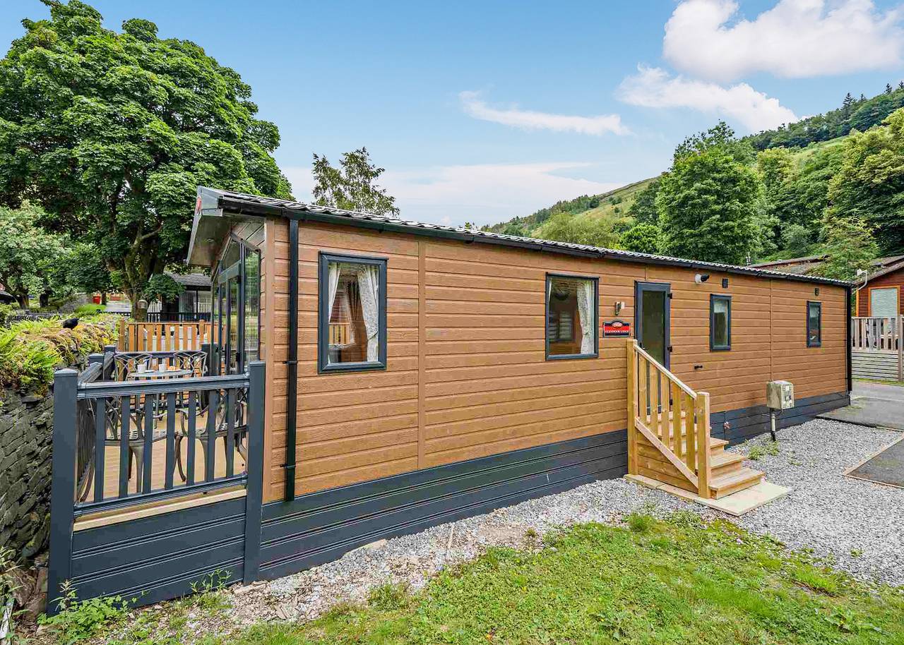 Gold Premium Caravan with ensuite in Bowness-on-Windermere, Lake District