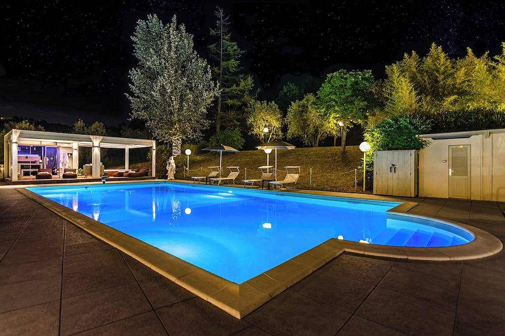 Villa with pool, Jacuzzi and Spa with 4 suites in Rimini in Rimini, Rimini Provinz