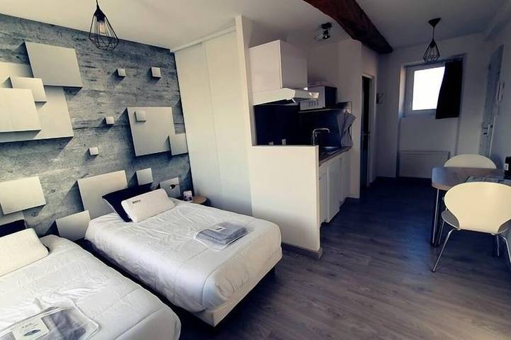 Appartement entier, Studio Capucine à 5 min du Puy du Fou 2 personnes in Saint-Malô-du-Bois, Région de La Roche-sur-Yon
