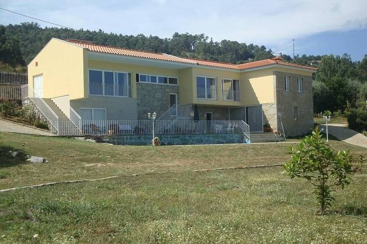 Gîte pour 11 personnes, avec jardin à Arouca - 3
