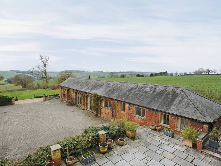 Log cabin for 4 people, with garden in Northamptonshire