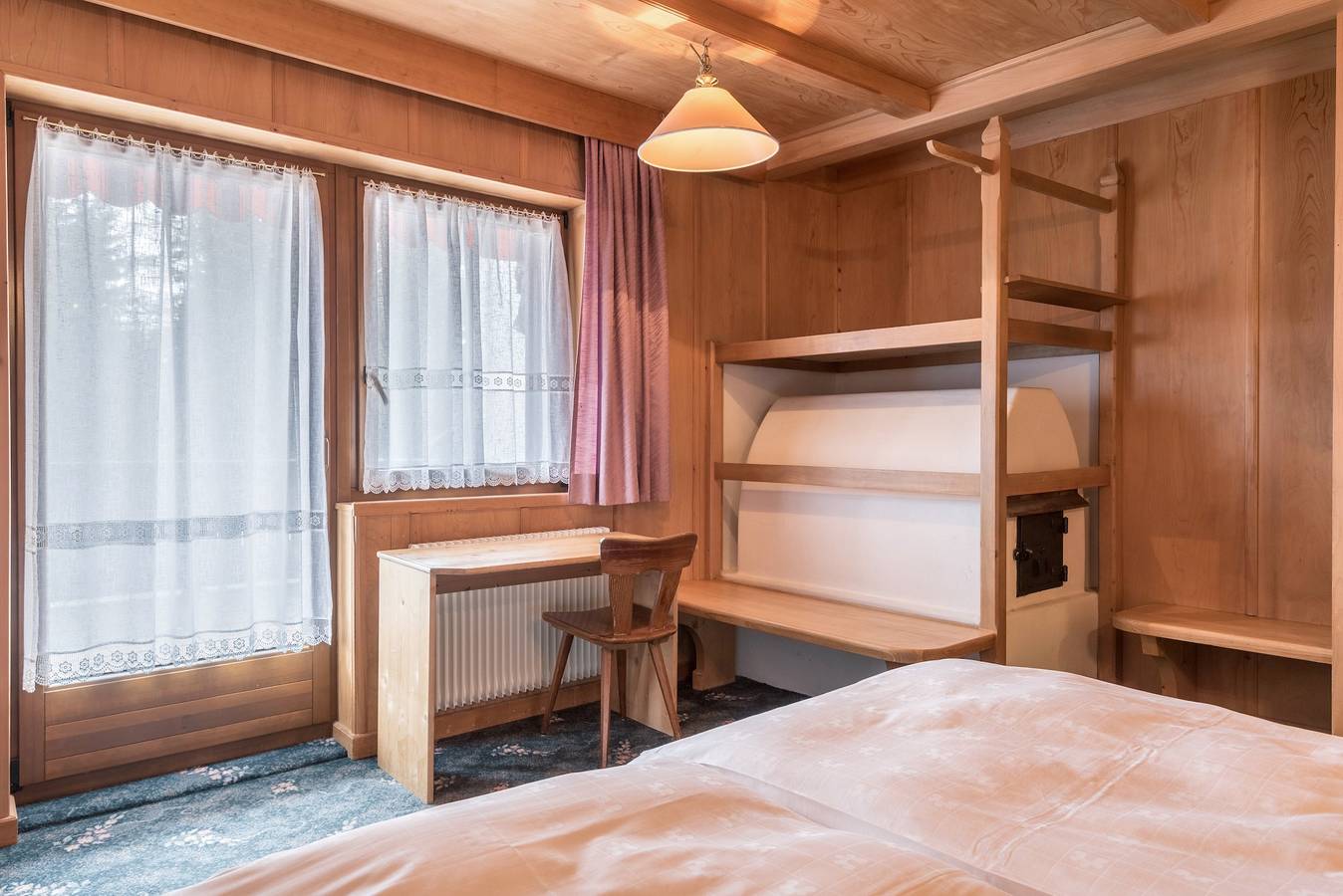 Entire apartment, Apartment "Ferienparadies Sabina Spitzbühl" in the nature reserve directly on the Alpe di Siusi in Compatsch, Kastelruth