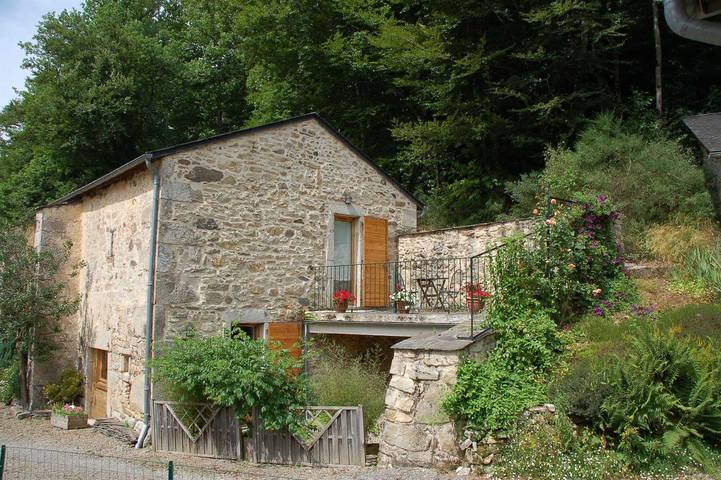 Gîte pour 2 personnes, avec Terrasse et Jardin dans Fontrieu