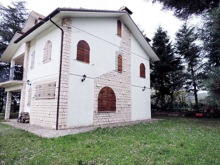 Ferienhaus in Sarnano nahe Sibillinische Berge in Sarnano, Nationalpark Monti Sibillini