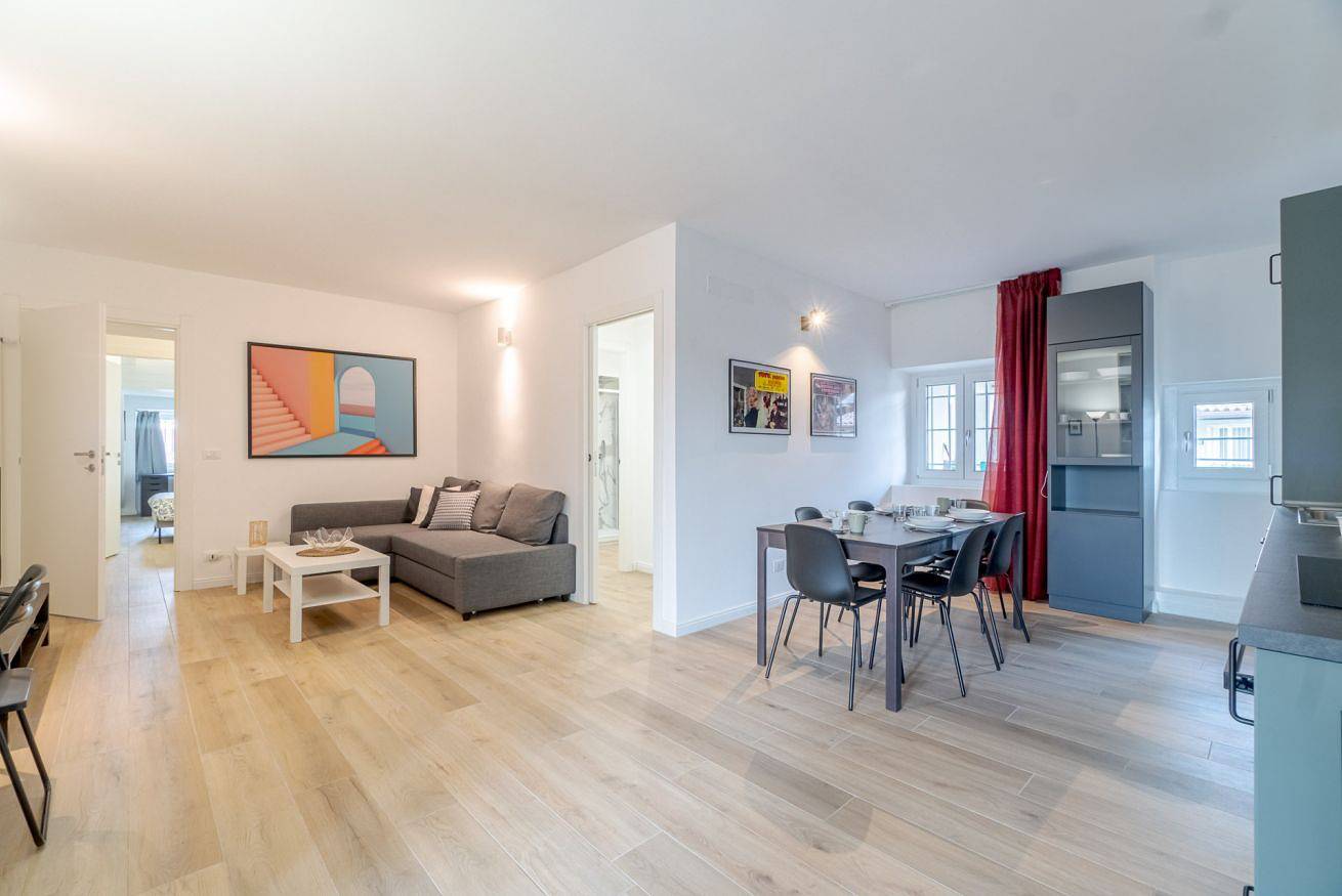 Apartamento entero, Apartamento de vacaciones para 6 personas con balcón in Turín, Provincia de Torino