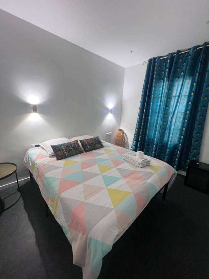 Gîte pour 2 personnes, avec terrasse, animaux acceptés à Beausoleil - 3